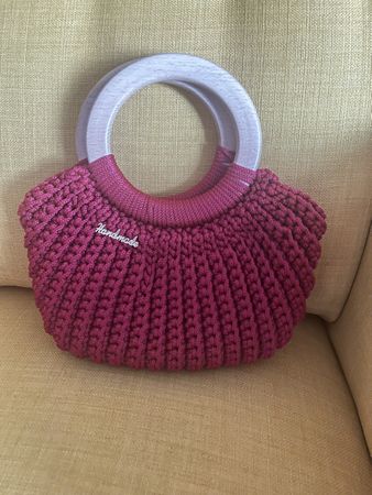 Handgemachte, rote Häkeltasche mit Holzgriff, neu!