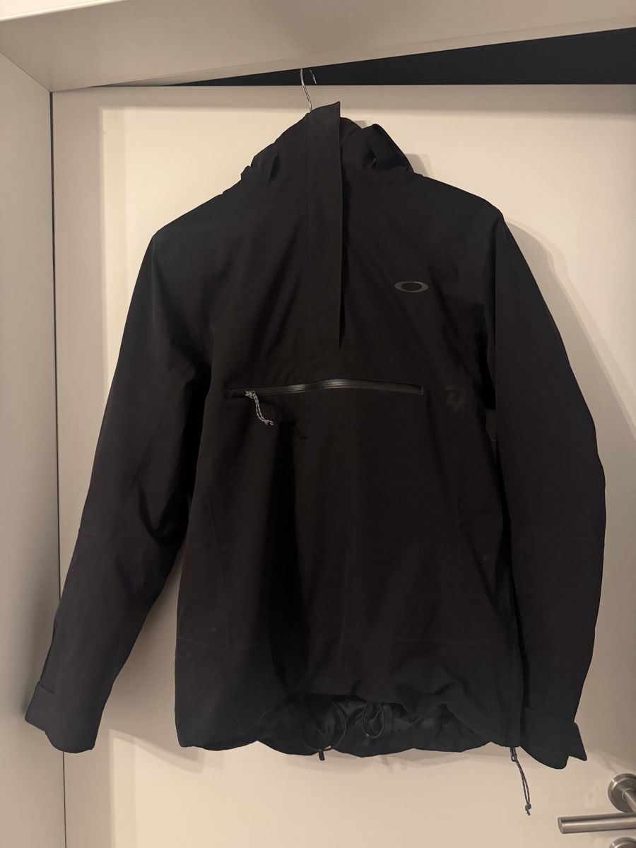Oakley Vestes: Skijacke Oakley, Gr S – D'occasion à Ilanz par kristinalandis