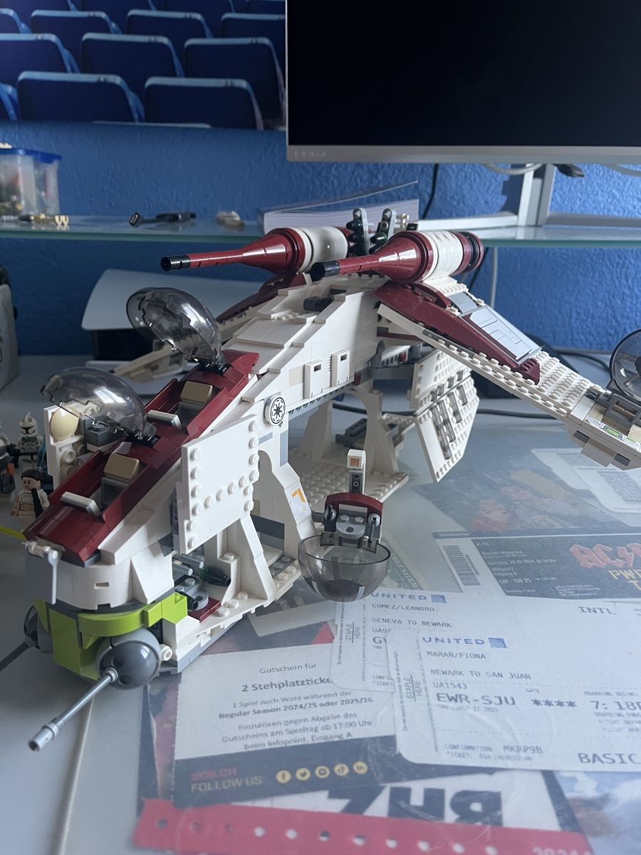 Lego Kit di costruzioni: Lego Star Wars Sammlung - republic gun ship – Usato da Roggwil BE venduto da NYRF 5