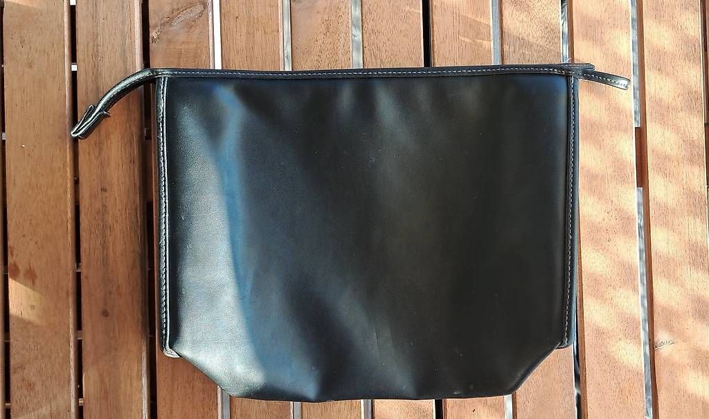 Kosmetikkoffer: Grosses Leder Necessaire/Kulturtasche schwarz – Gebraucht aus Zürich von Ricpat 1