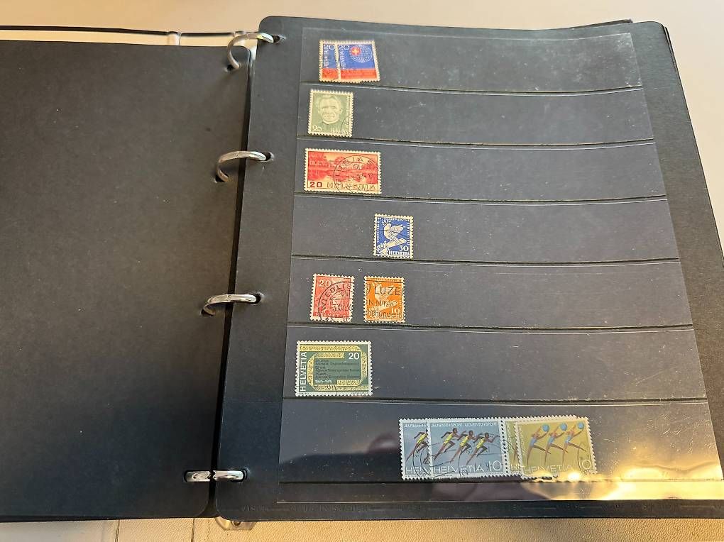 Tutti i francobolli: Album mit Briefmarken Schweiz – Usato da Basel venduto da Chregu07 3
