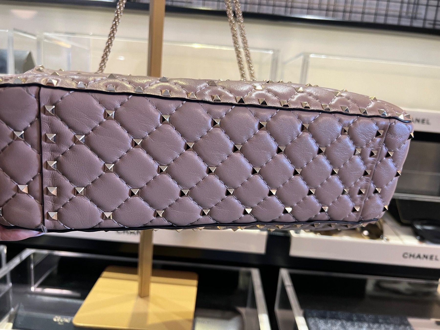 Valentino Borse da donna: Original Valentino Garavani Rockstud beige – Usato da Kilchberg ZH venduto da happyymee 7