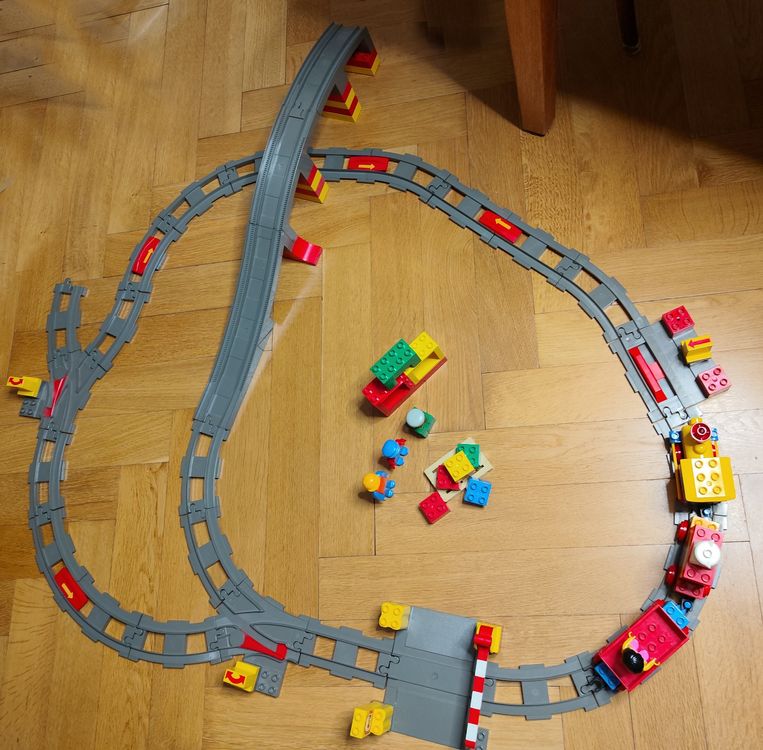 Lego Duplo vintage, train, rails - 83 pièces (Gebraucht) in Neuchatel ...