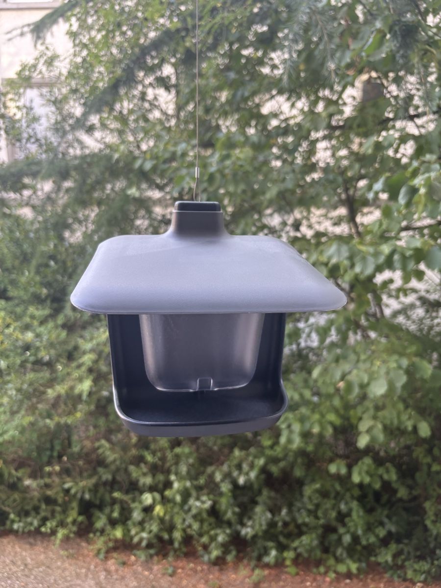 Petites maisons à oiseaux: Vogelfutterautomat hängend grau neuwertig – Neuf (Voir description) à St. Gallen par str_hq2m 3