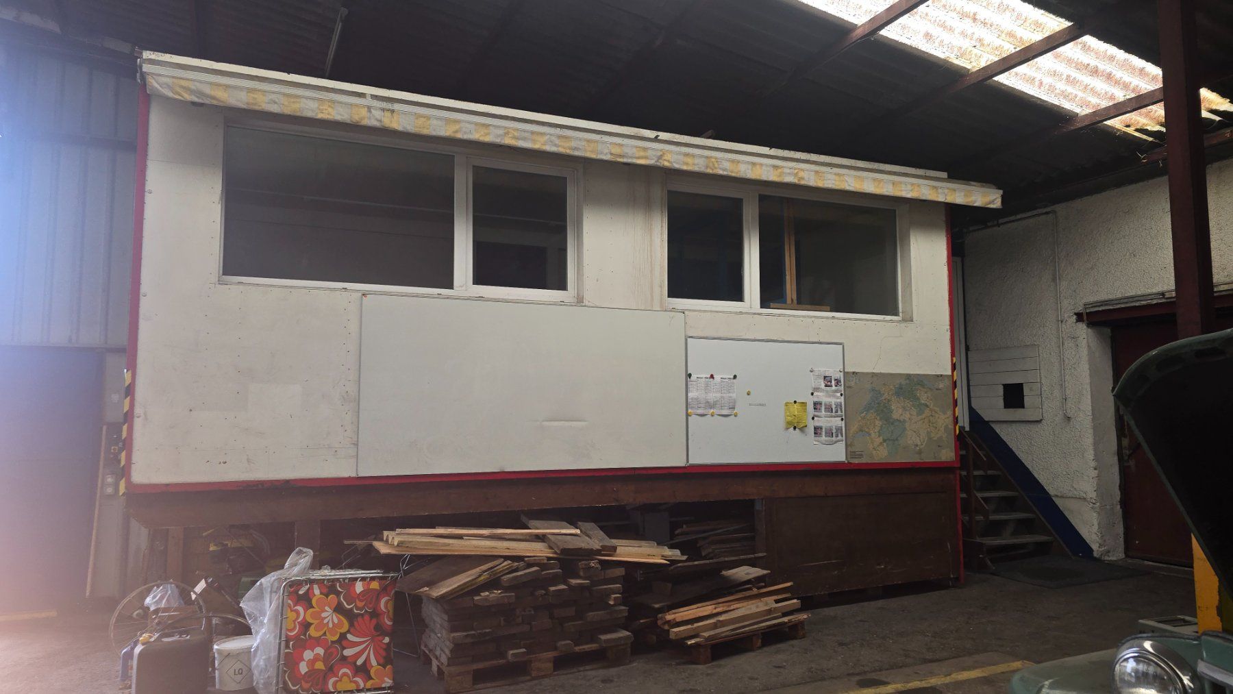 Baucontainer: Bürocontainer – Gebraucht aus Bäriswil BE von aki_77w9