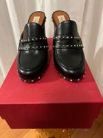 Valentino Leder Clogs mit Nieten, 37