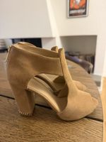 Michael Kors Suede Heels Size 6M 