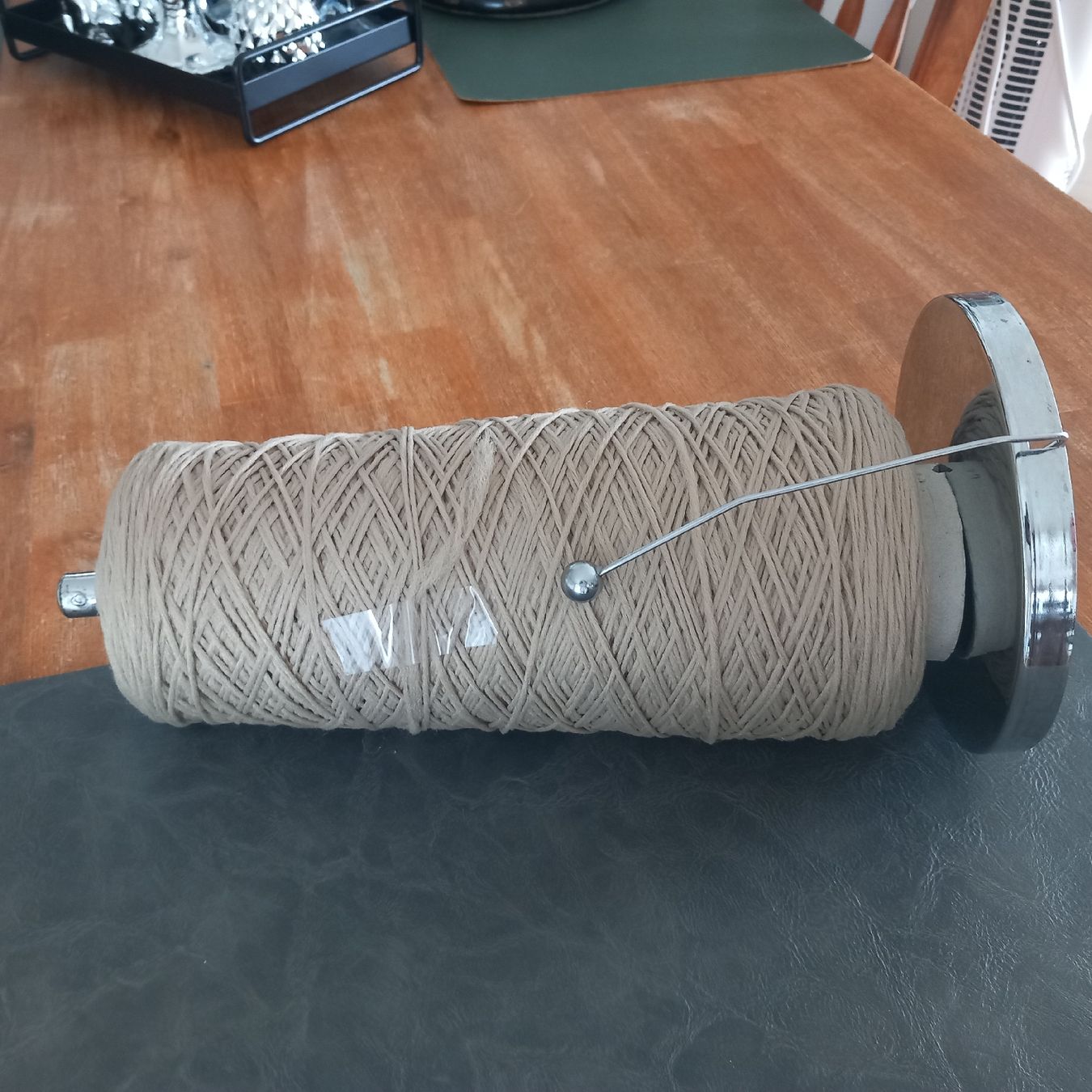Lana: Grosse Garnspuhle mit Metallhalter – Usato da Aegerten venduto da gismolini 2
