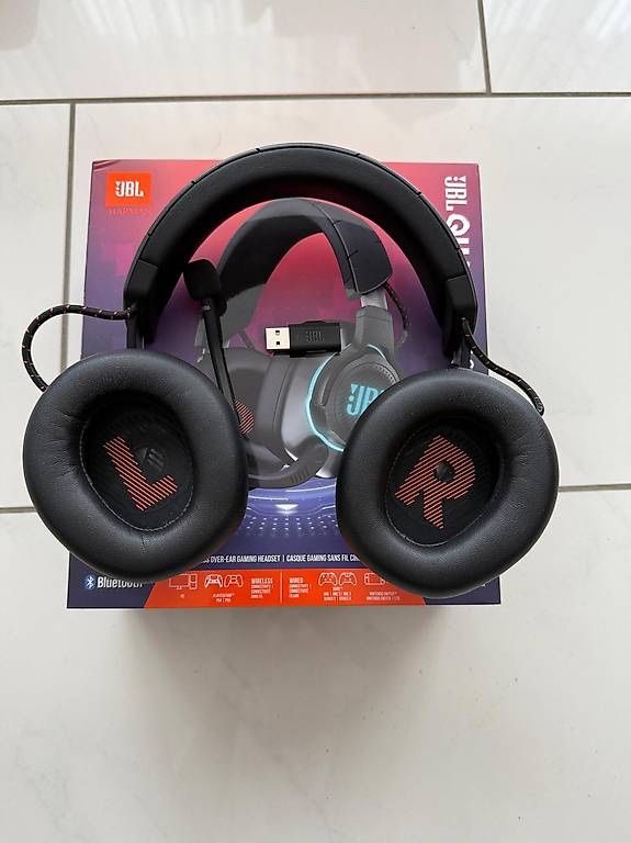 JBL Cuffie: JBL Quantum 810 Wireless Gaming Headset mit Garantie – Nuovo (secondo la descrizione) da Biel-Benken BL venduto da Cold334 2