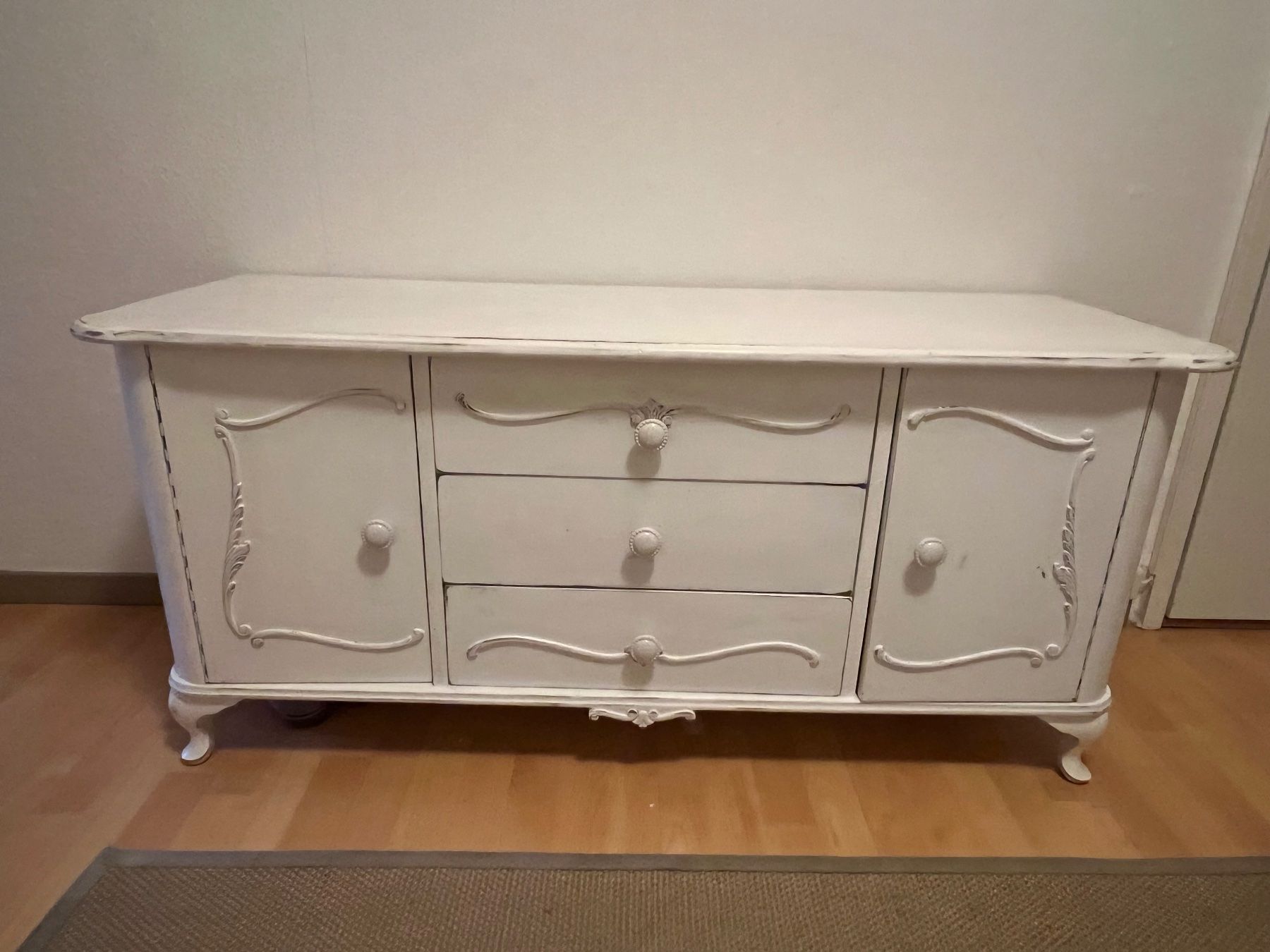 Cassettiere: Sideboard – Usato da Riehen venduto da Lai.