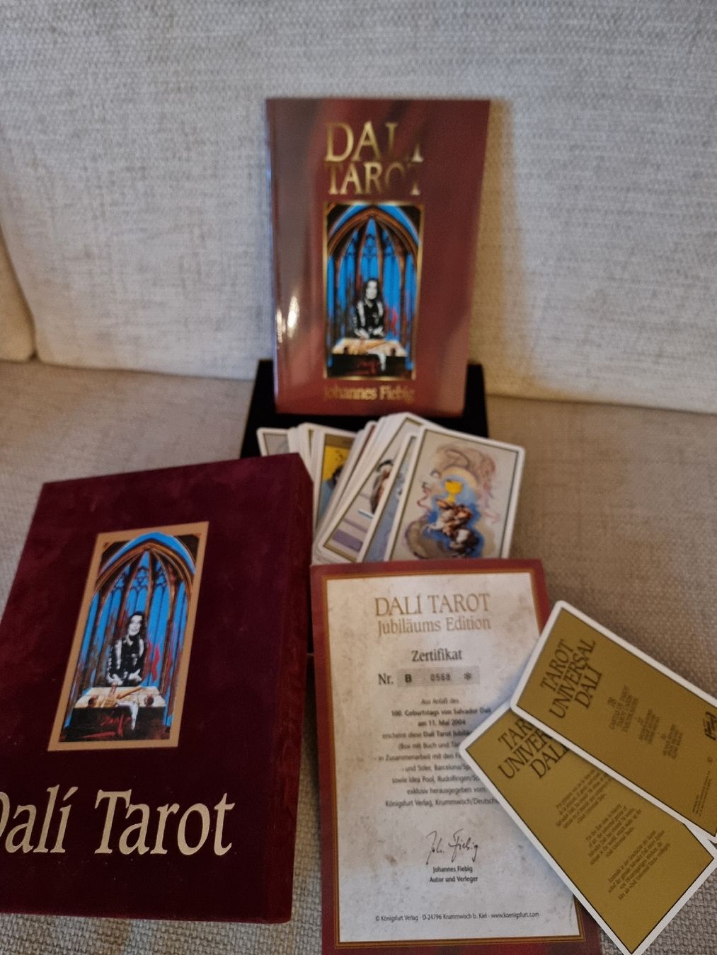 Giochi: DALÍ TAROT Jubiläumsedition, Samt Box – Usato da Veltheim AG venduto da gave04 1
