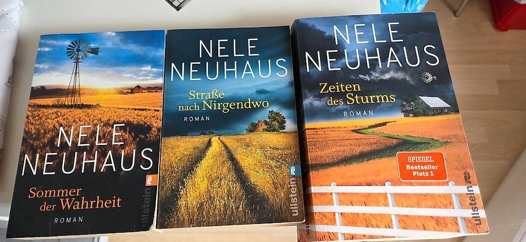 Bücher: Bücher – Gebraucht aus Buchrain von Suzanne56