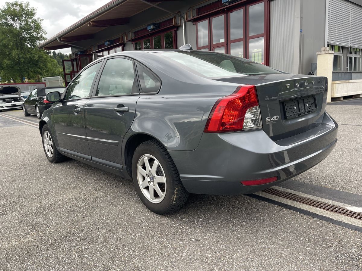 Volvo Autos: Volvo s40i  – D'occasion à Spiez par bertula
