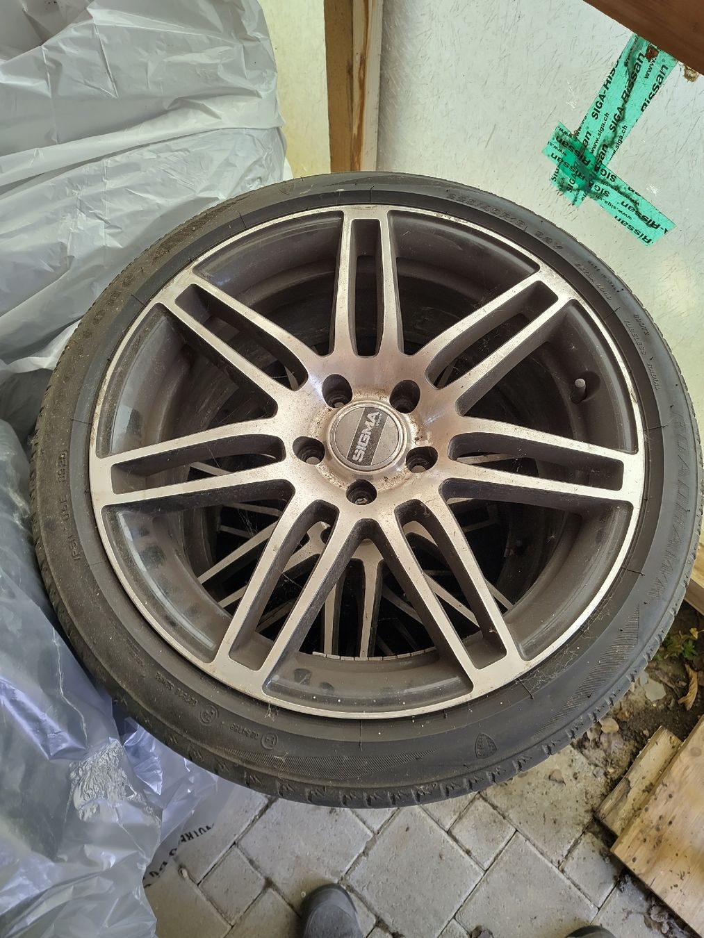 Pneus & Kompletträder: Sommerreifen 225/40 R18 92V Roadhawk | Alufelgen SIGMA – Gebraucht aus Wyssachen von RedFonk