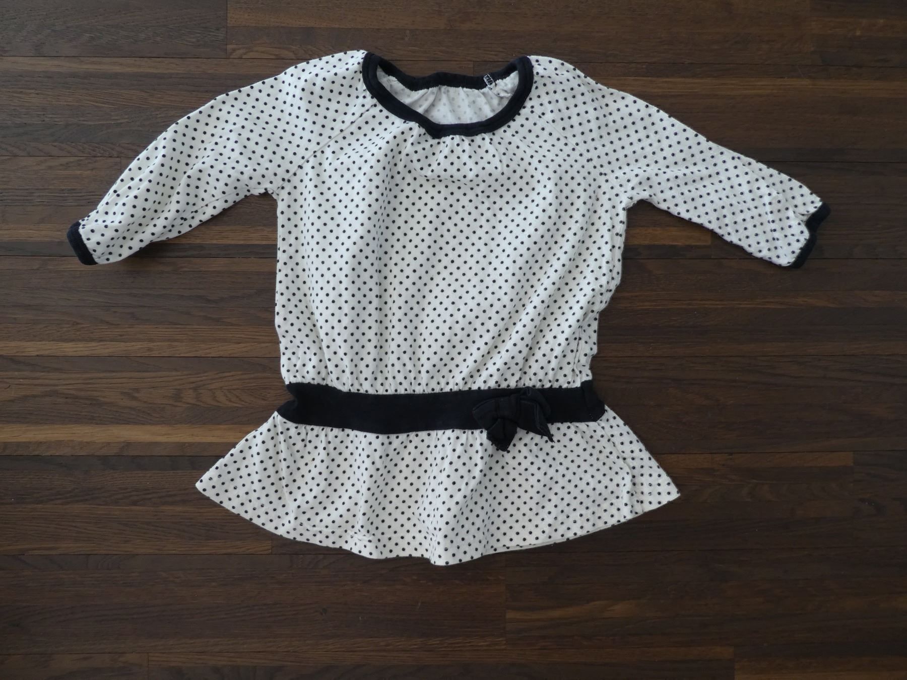 Kleider & Röcke: Süsses Langarmkleid Marks & Spencer Punkte Gr. 72 - 803039 – Gebraucht aus Küssnacht am Rigi von Good4Deckeli