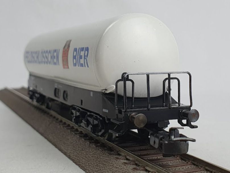 Märklin Modellini di ferrovie: Märklin 4632 SBB Kesselwagen "Feldschlösschen",Version: 1974 – Usato da Seon venduto da voAllBah 3