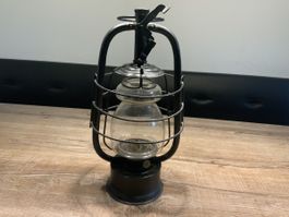 Antike Petroleumlampe Helvetia schwarz guter Zustand