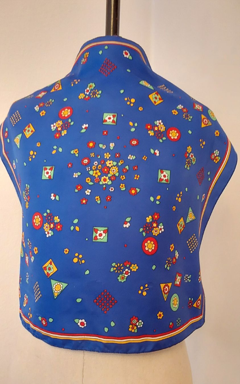 Polyester Foulards & écharpes: Foulard quadratisch Polyester – D'occasion à Köniz par scopello12 1