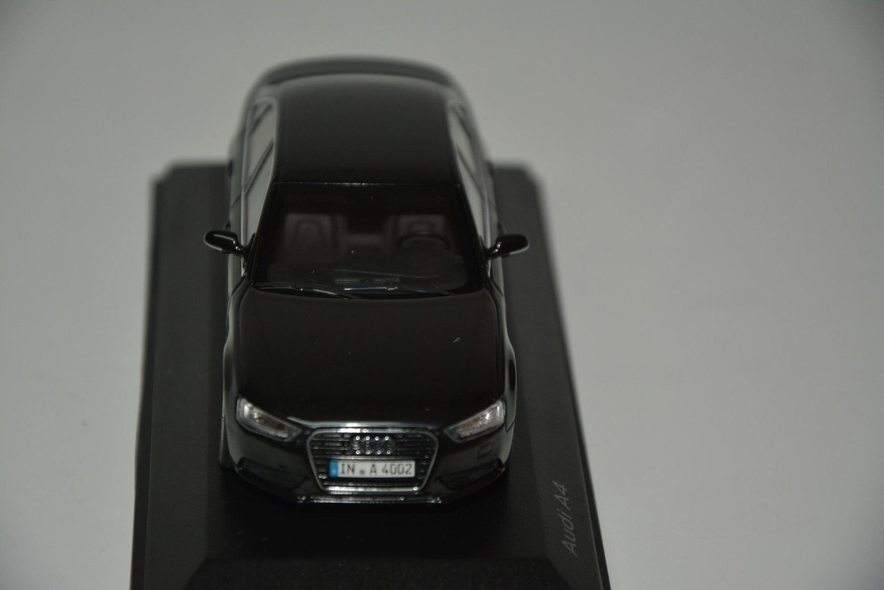 Audi Modellini d'auto: Audi A4 Limousine , Minichamps , 1:43 – Nuovo (secondo la descrizione) da Goldach venduto da Feivel9 4