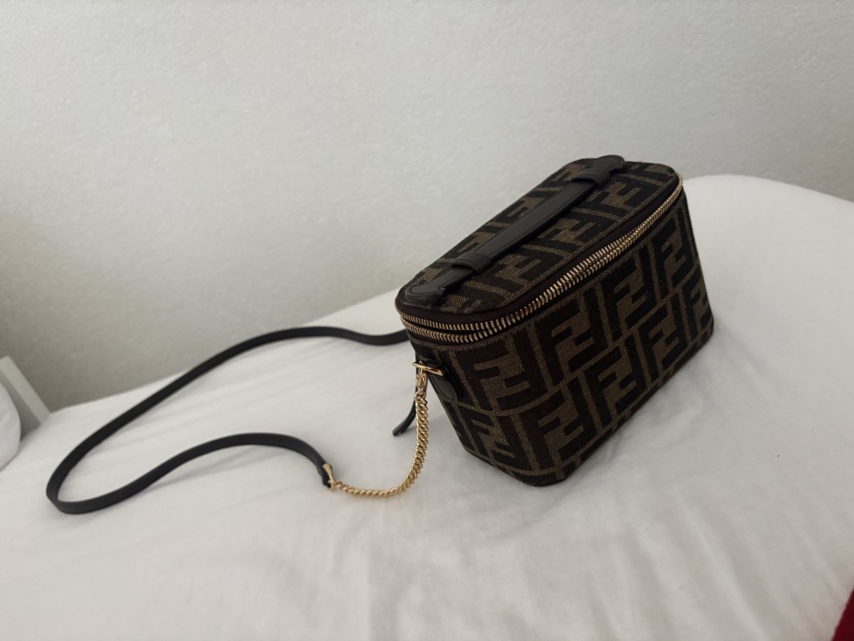 Fendi Sacs femmes: Fendy vanity – D'occasion à Yvonand par mch_xfz8 1