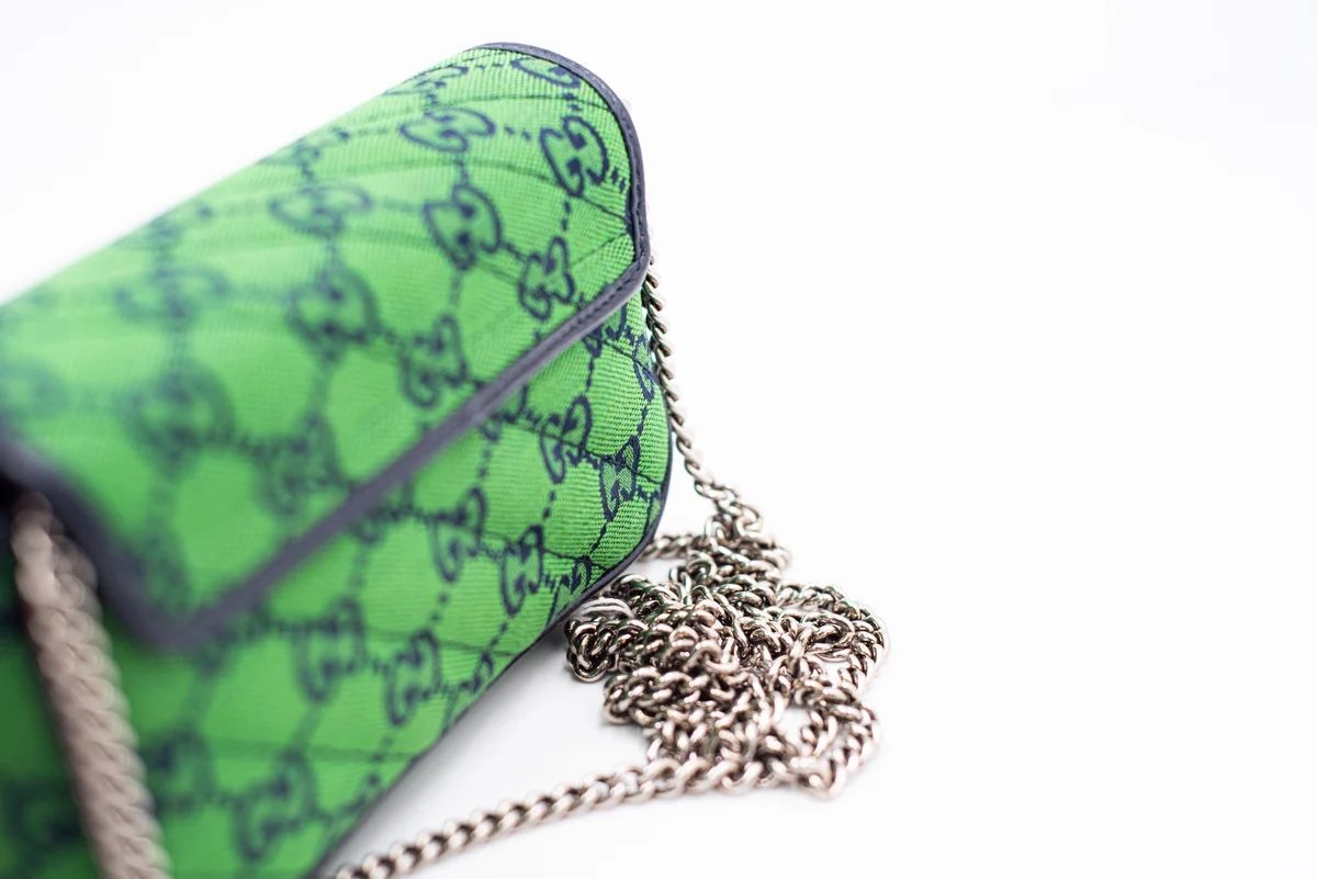 Gucci Borse da donna: GUCCI GG MARMONT SUPER MINI – Nuovo e nell'imballaggio originale da Ligornetto venduto da Ksela 1