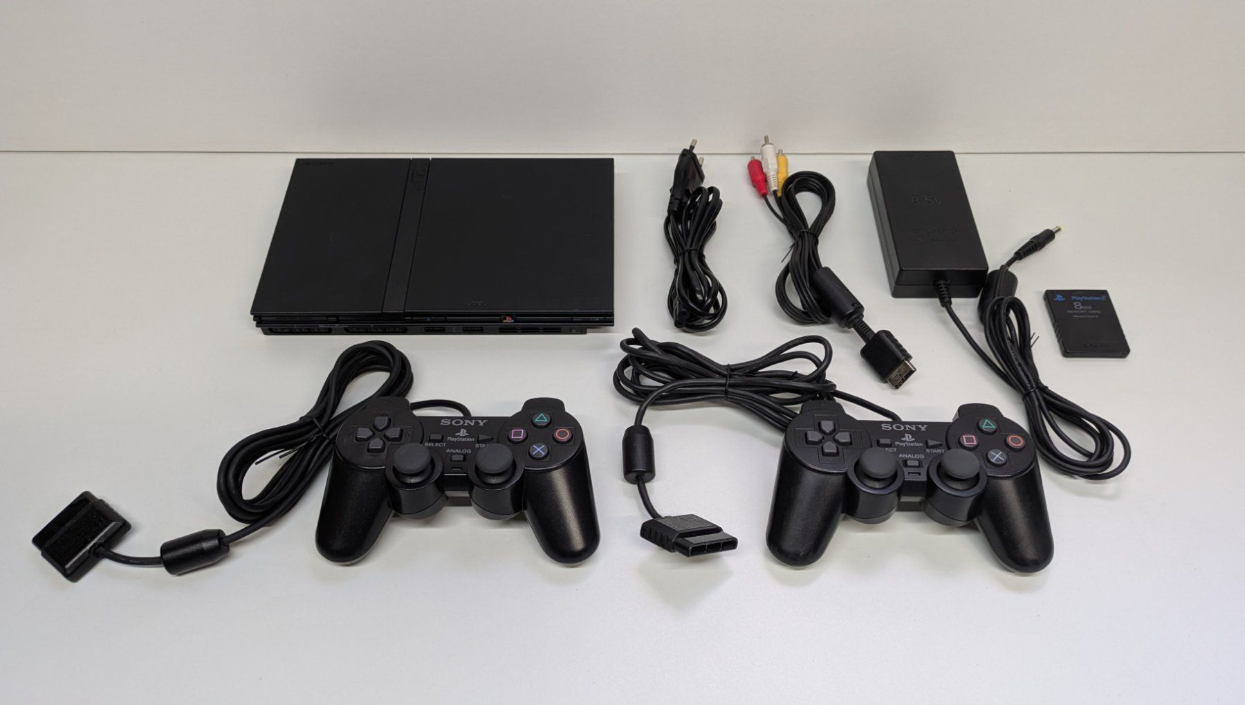 Sony Console: PlayStation 2 Slim mit 2 Controller ORIGINAL – Usato da Menziken venduto da mame18