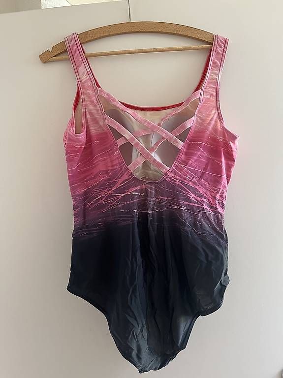 Costumi da bagno & Bikini: Badekleid Gr. 42 Cup D – Usato da Kehrsatz venduto da AlfonsoS 1