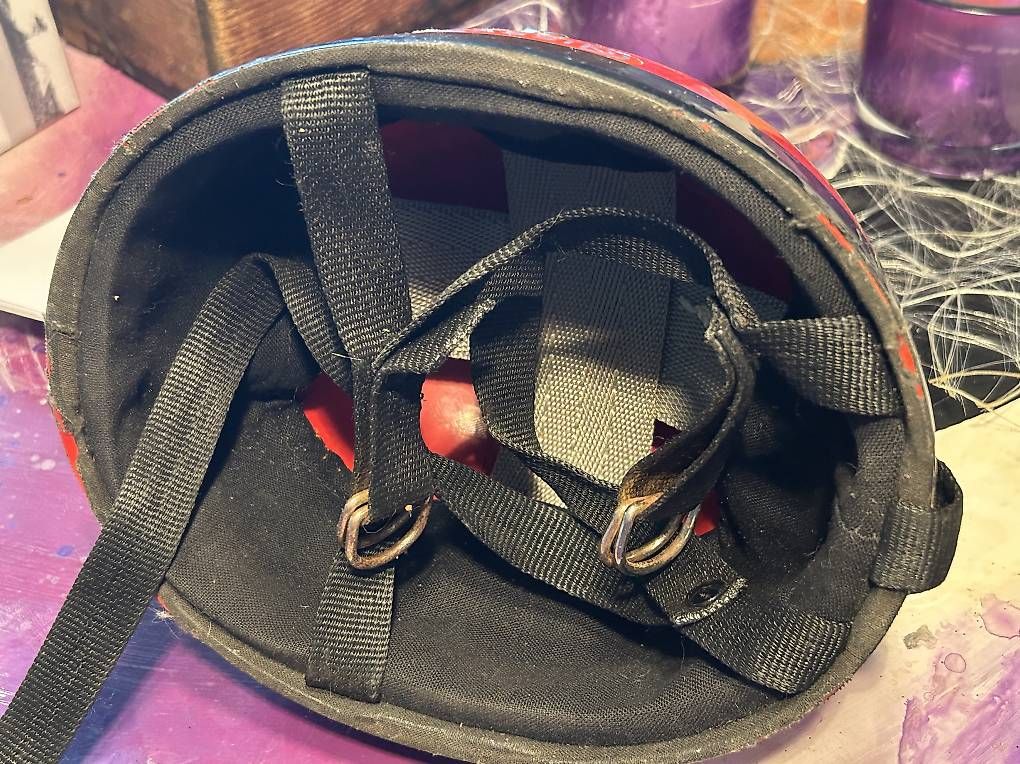 Abbigliamento & accessori d'epoca: Vintage Berghelm – Usato da Frauenfeld venduto da Irene.Schuppli 2