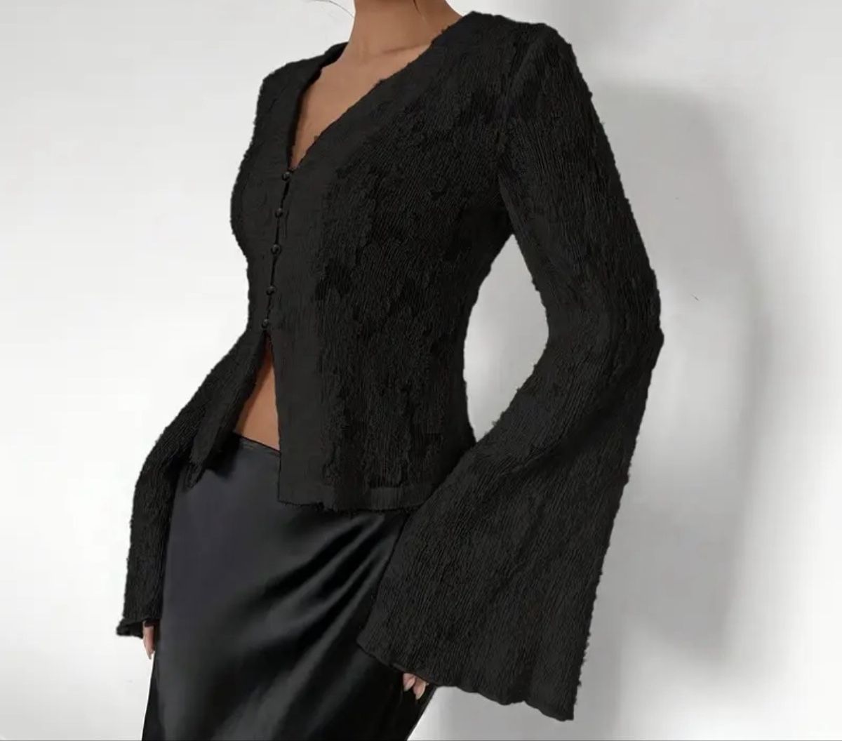 Camicette: Schwarze Bluse mit Trompetenärmeln XL – Nuovo (secondo la descrizione) da Oberweningen venduto da AnnaKoss