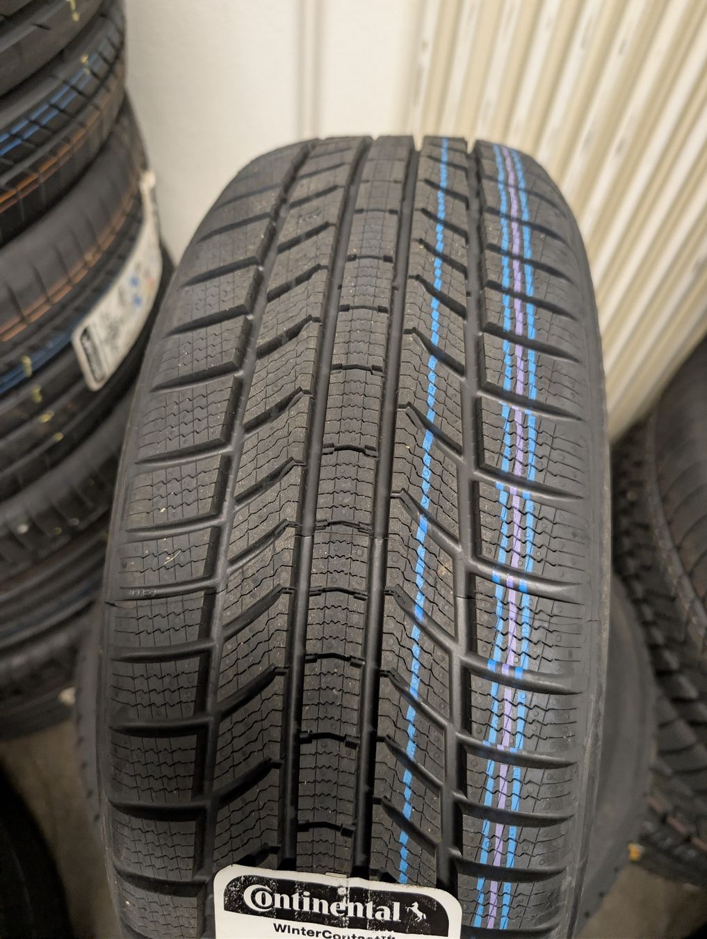 Continental Pneus & Roues: Winterreifen  – Neuf avec emballage d'origine à Dürrenäsch par Pneu-Idris 1