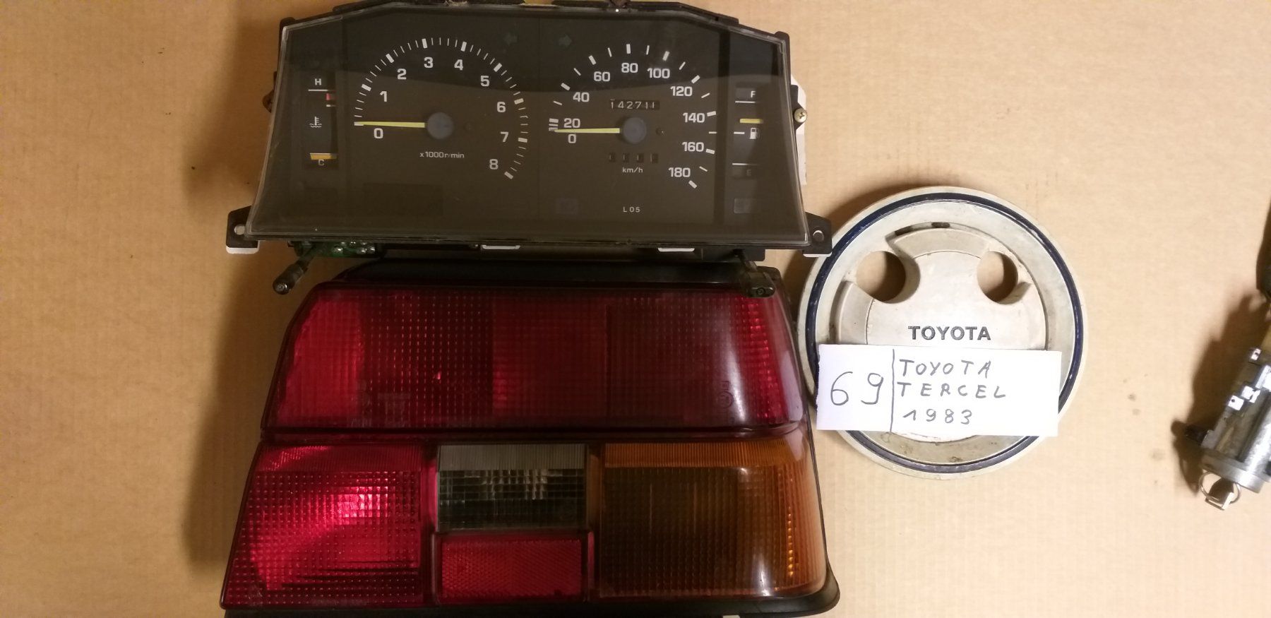 Toyota Tutti pezzi di ricambio auto: TOYOTA TERCEL 1983 OLDTIMER  DIVERSES PIECES  /  DIV. TEILE – Usato da cortébert venduto da rlv 5