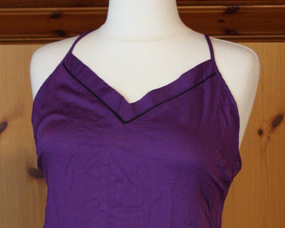 Vestiti: Sommer - Mini - Kleid violett Gr. L – Usato da Flüelen venduto da Diversicum-Textil 1