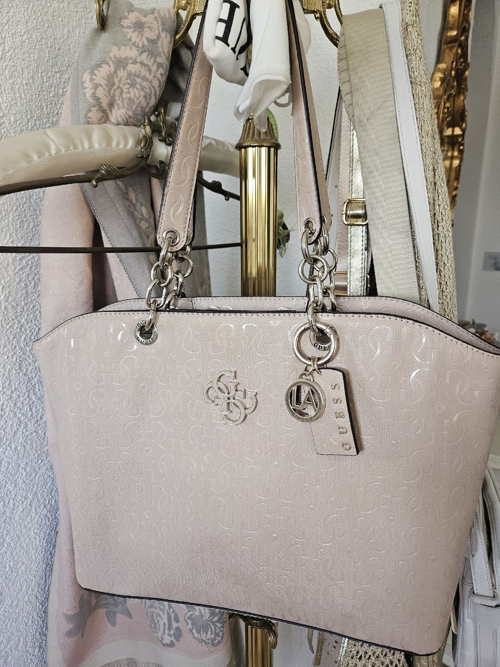 Guess Borse da donna: Guess Handtasche selten gebraucht – Usato da Mühlethurnen venduto da Zauberfee3