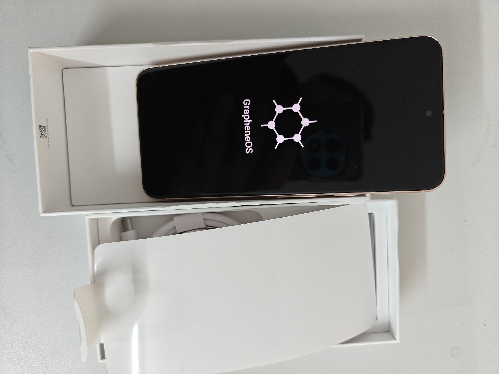 Google Telefoni cellulari / Smartphones: Google Pixel 8  Graphene OS (Ohne GPS.Mikrofon.Frontcamera) – Nuovo e nell'imballaggio originale da Zürich venduto da DiGi.Shop