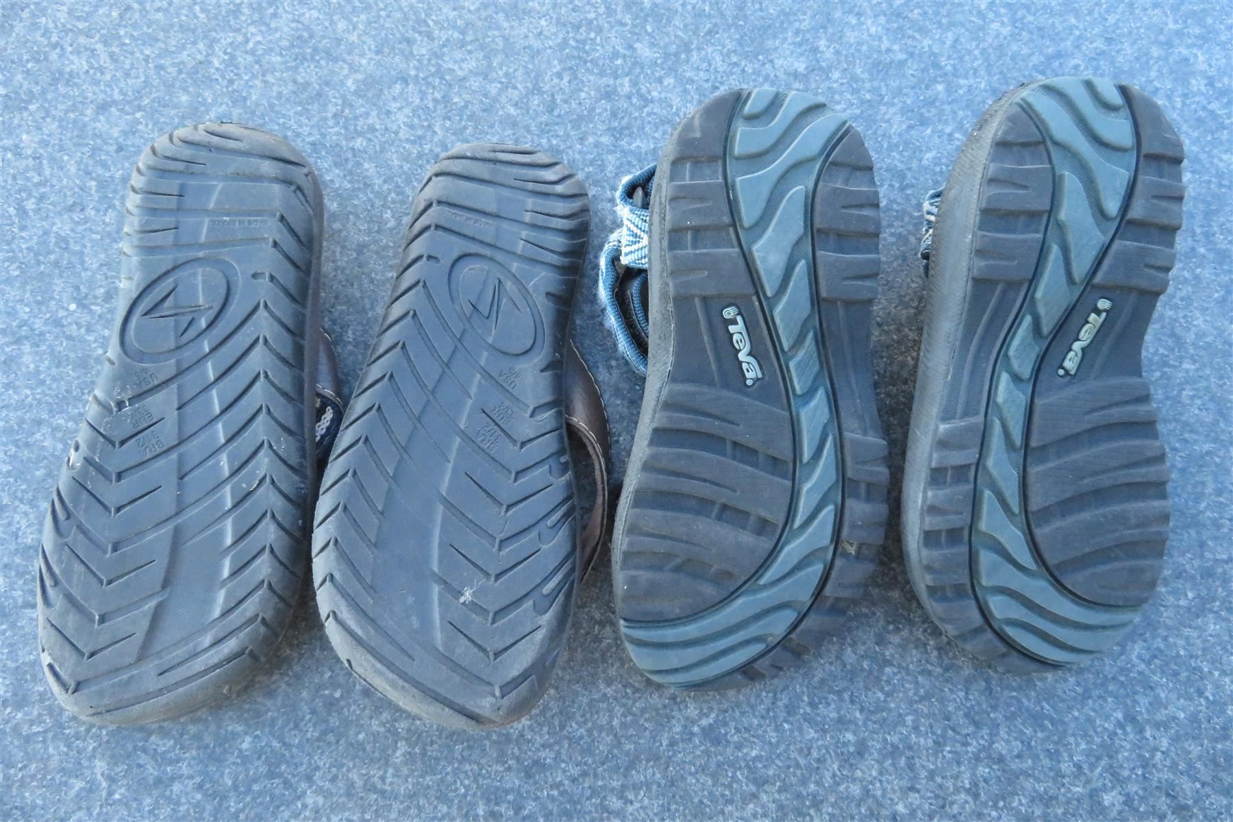 Teva Scarpe per ragazzi: TEVA Sandalen + Flipflops 2 Paar Grösse 20 – Usato da Wil ZH venduto da Tamagy 1