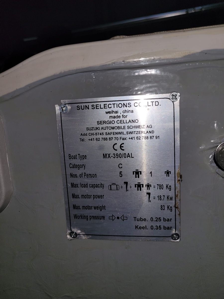 Barche: Schlauchboot Motorboot Schiff mit Benzin Motor  – Usato da Ermensee venduto da fazer81 1
