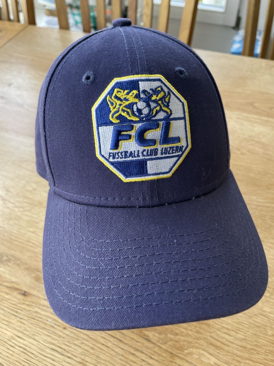 Sonstige Jungenkleidung: FC Luzern Baseballcap und FCL Bag – Gebraucht aus Zürich von piervier4 1