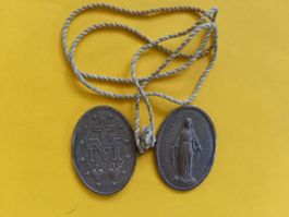 Médaille religieuse ancienne en métal, Vierge Marie