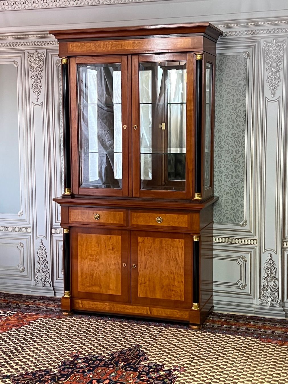 Vetrine: Biedermeier Vitrine Selva Schrank Kirschbaum Stilmöbel – Usato da Gemünden venduto da GEUENWALD