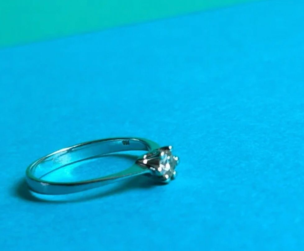 Anelli: Weissgoldring Diamant 0.1 ct (48.5) – Usato da Laufen venduto da belleskulptur 2