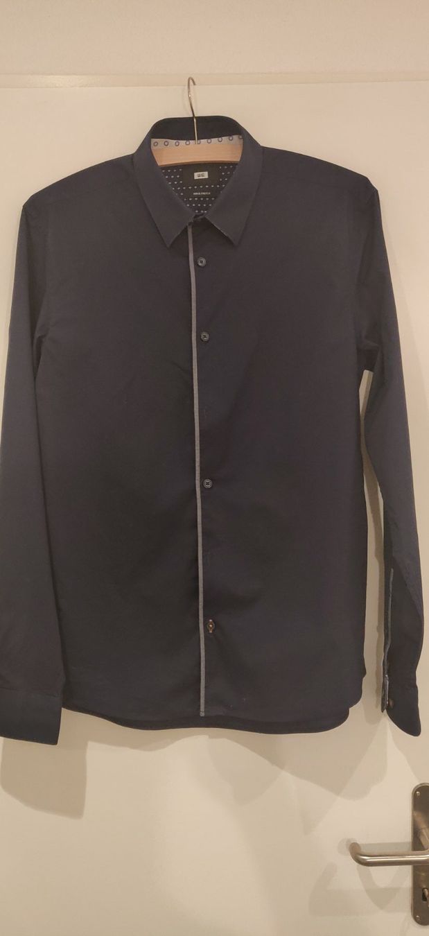 We Hemden: WE: Herrenhemd dunkelblau (slim-stretch), Gr. M – Gebraucht aus Wittenbach von Cgigi