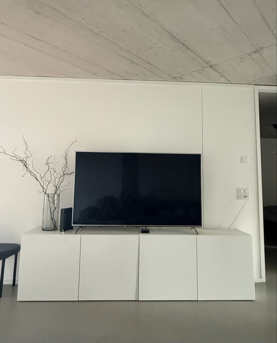 Ikea Commodes: Besta Sideboard Ikea – D'occasion à Schlieren par Philsimo