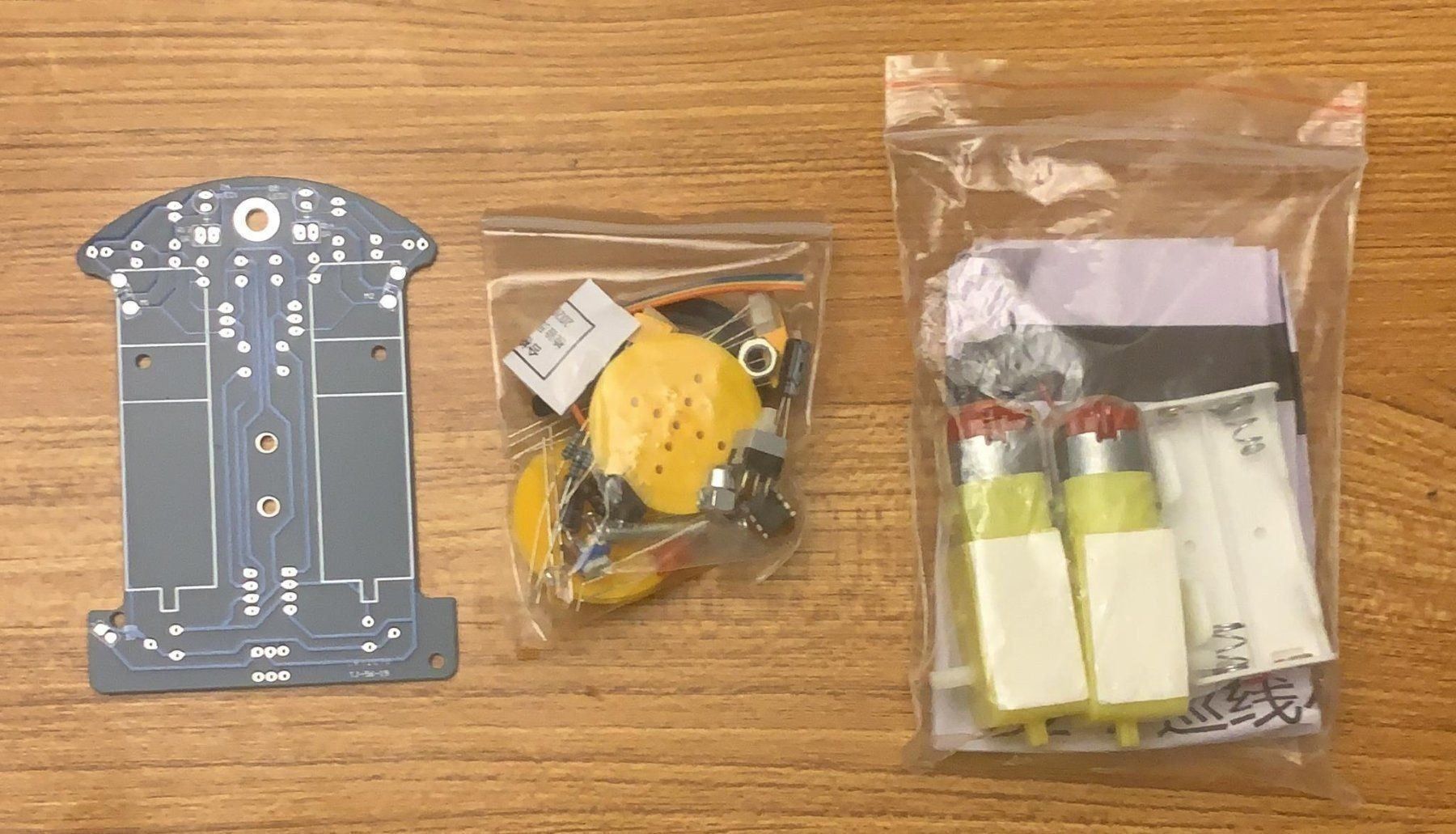 Giocattoli: DIY Lötbausatz Line Follower Roboter – Nuovo e nell'imballaggio originale da Gebenstorf venduto da RetroFuture 1