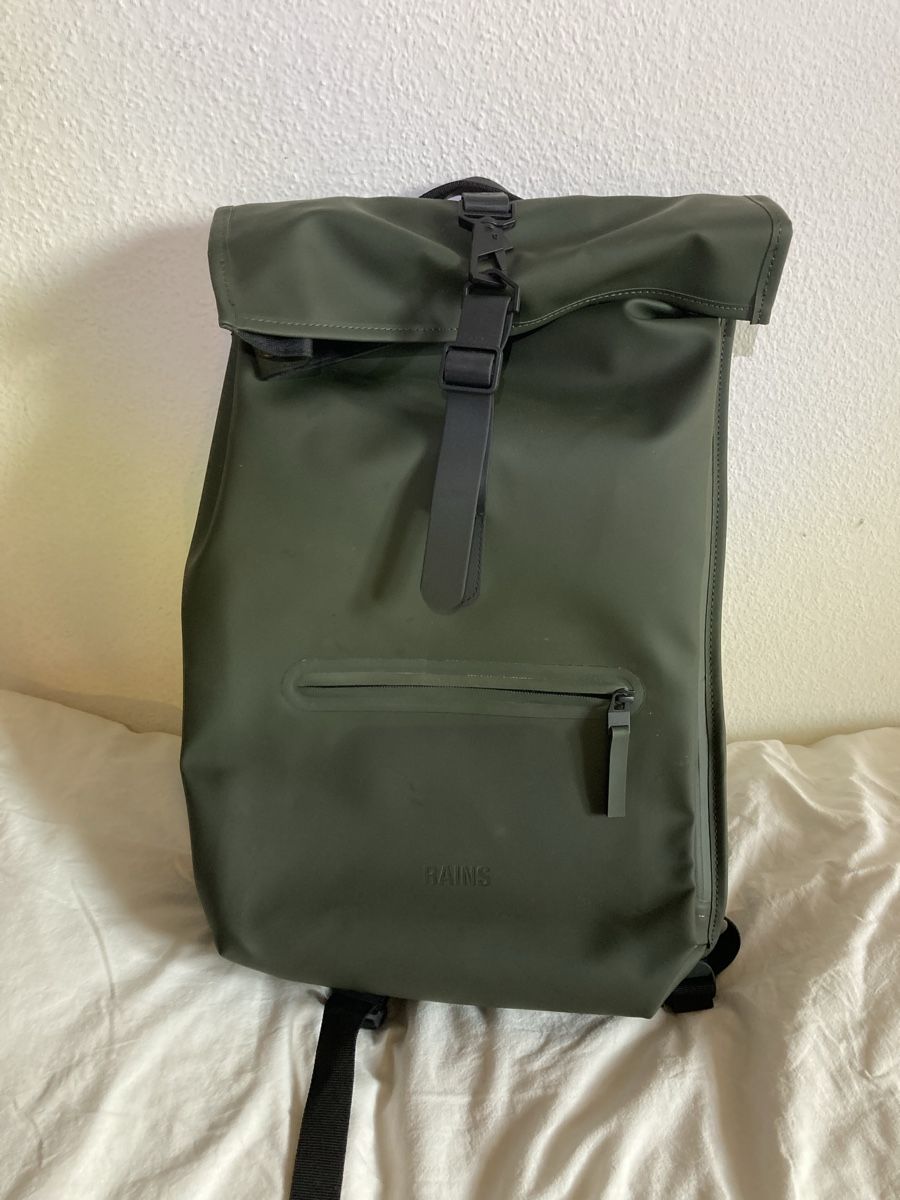 Rains Zaini: Rains Rolltop Rucksack W3 Green – Usato da Basel venduto da Myriam3 3
