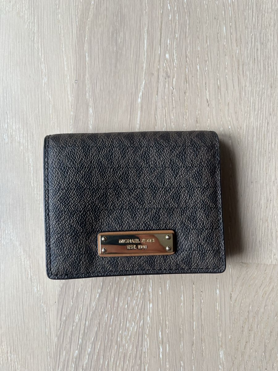 Michael Kors Portafogli: Portafoglio Michael Kors compatto – Usato da Cama venduto da lar_2rh9