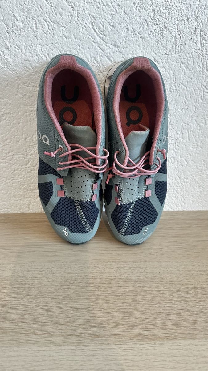 On Scarpe da donna: On Schuh Gr 37.5 – Usato da Männedorf venduto da HollyCat