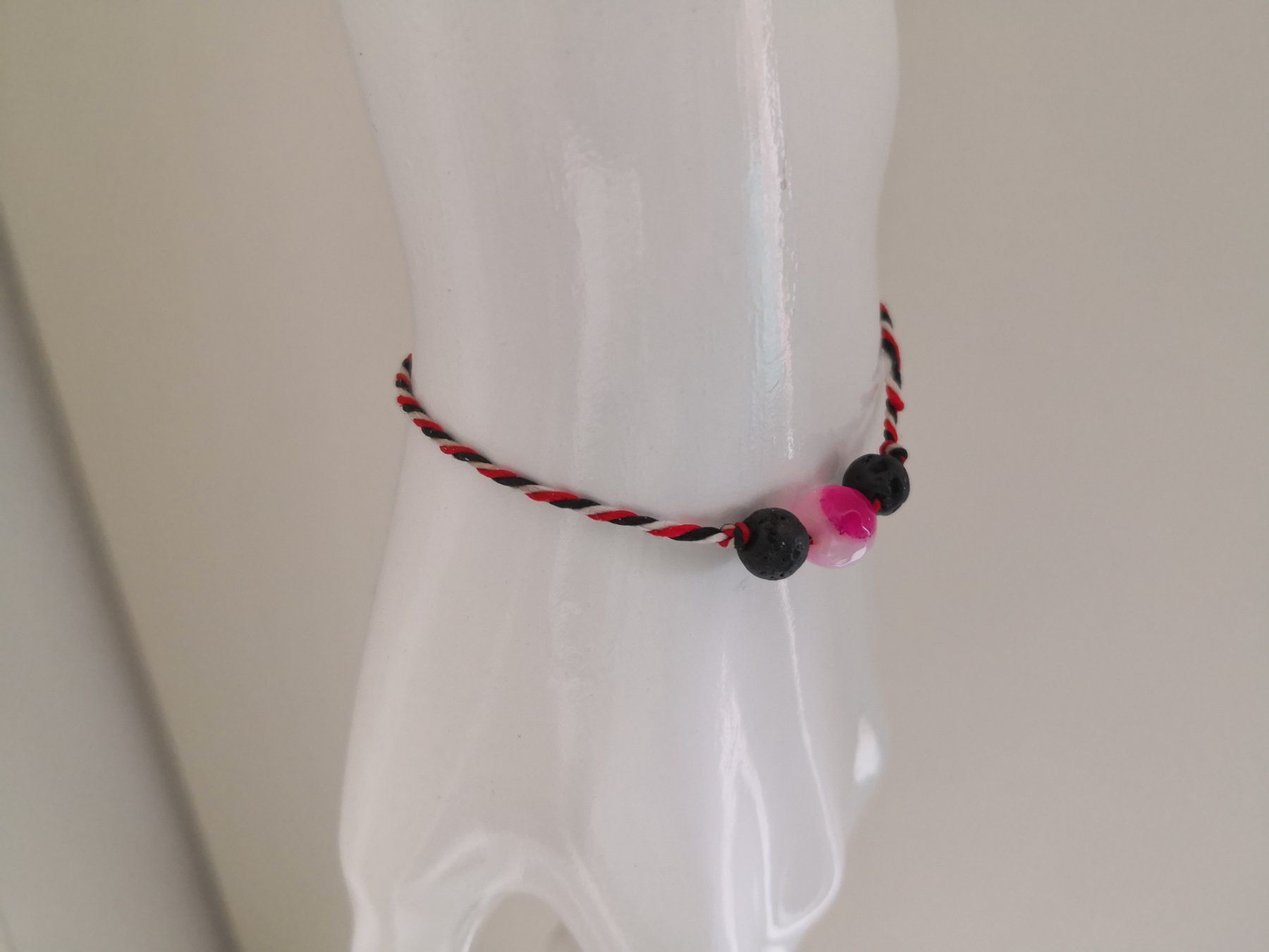 Bracciali & Braccialetti: 🤩DREIFARBIGER GLÜCKS-ARMBAND JAVA-STEIN & PERLEN – Usato da Olten venduto da Naja-Twins-Twins 1