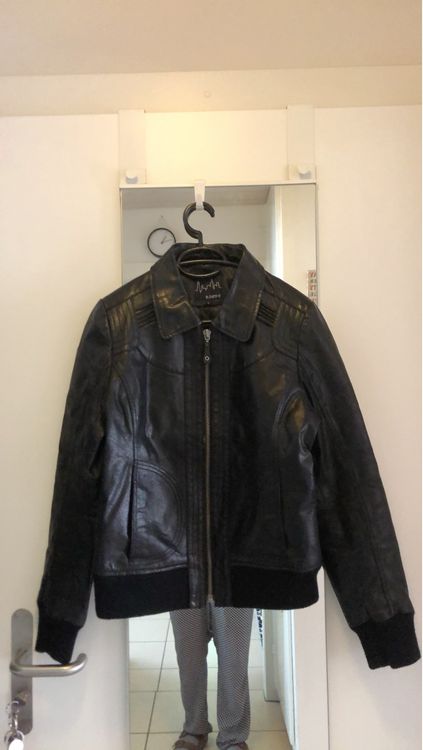 Giacche: Veste en cuir noir – Style – Usato da Biel/Bienne venduto da Lianumi