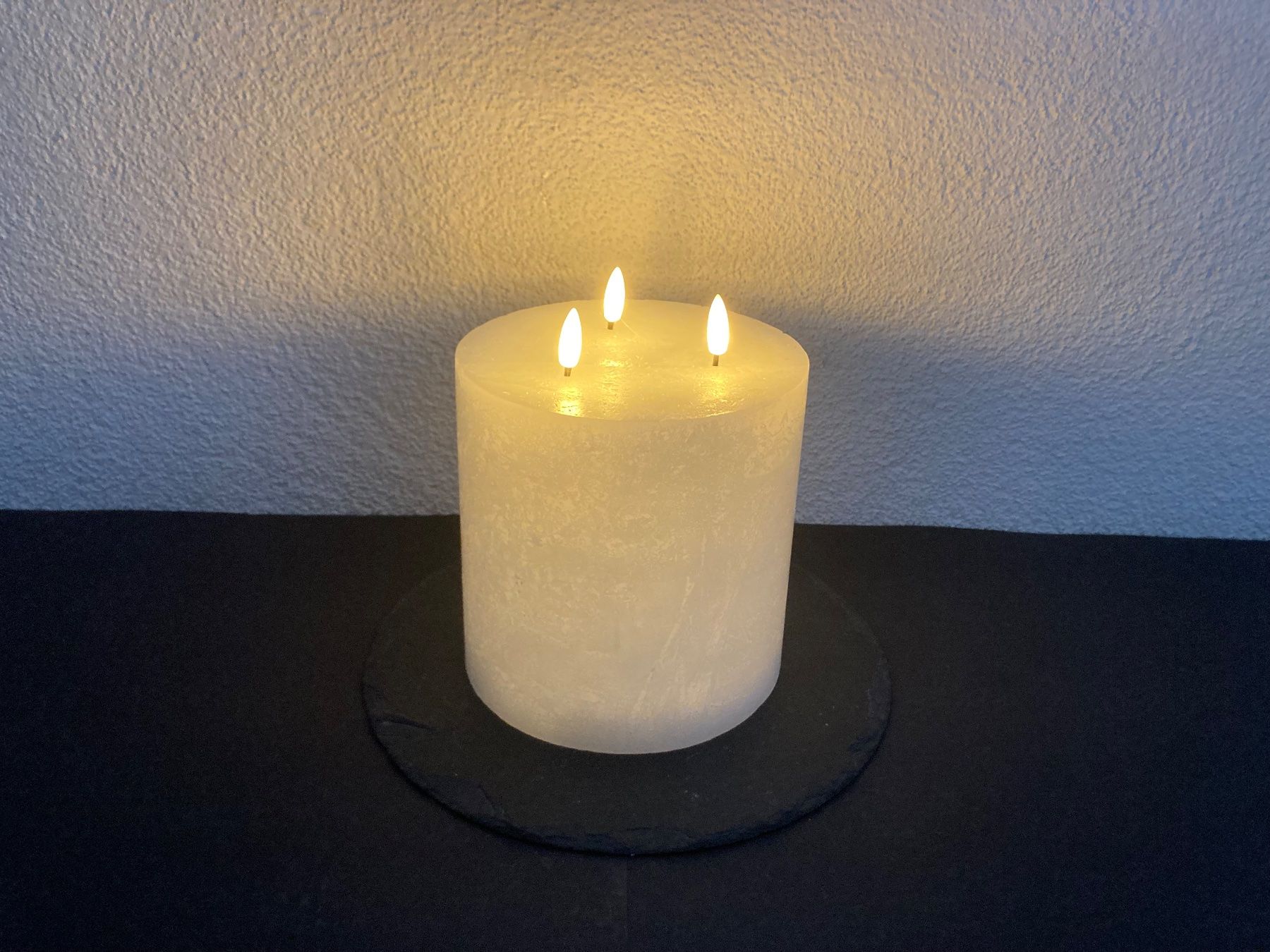 Candele: LED Echtwachs 3-Docht Kerze, 15 x 15 cm, weiss,Timerfunktion – Nuovo e nell'imballaggio originale da Neuenhof venduto da jorogo 5