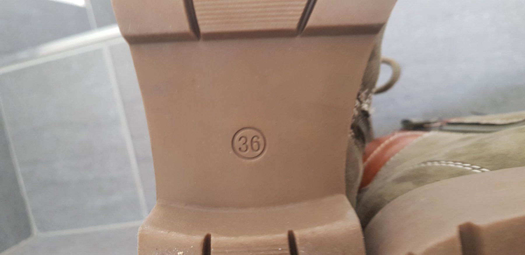 Scarpe per ragazze: Winterschuhe grün gr.36 – Usato da Mezzovico venduto da maemy 5
